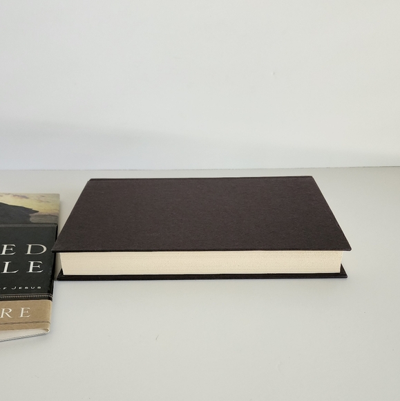 The Beloved Disciple Hardcover Book By Beth Moore - Picture 7 of 9